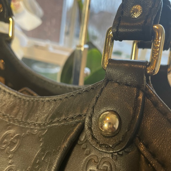 Gucci Black Leather Sukey Handbag - Picture 5 of 16